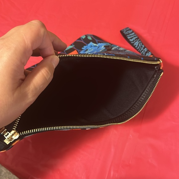 Kenzo x H&M oversized wristlet - Picture 3 of 5